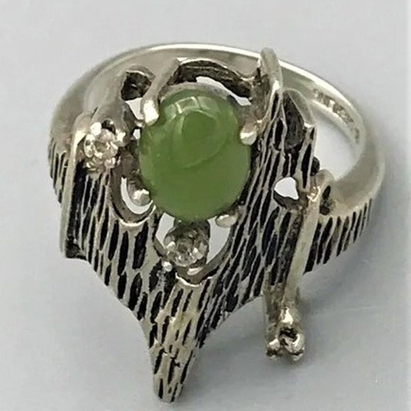 Vintage Brutalist / Modernist Sterling Silver Ring with Jade and Diamonds - Picture 6 of 10